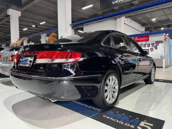 AZERA 2010 - Image 4