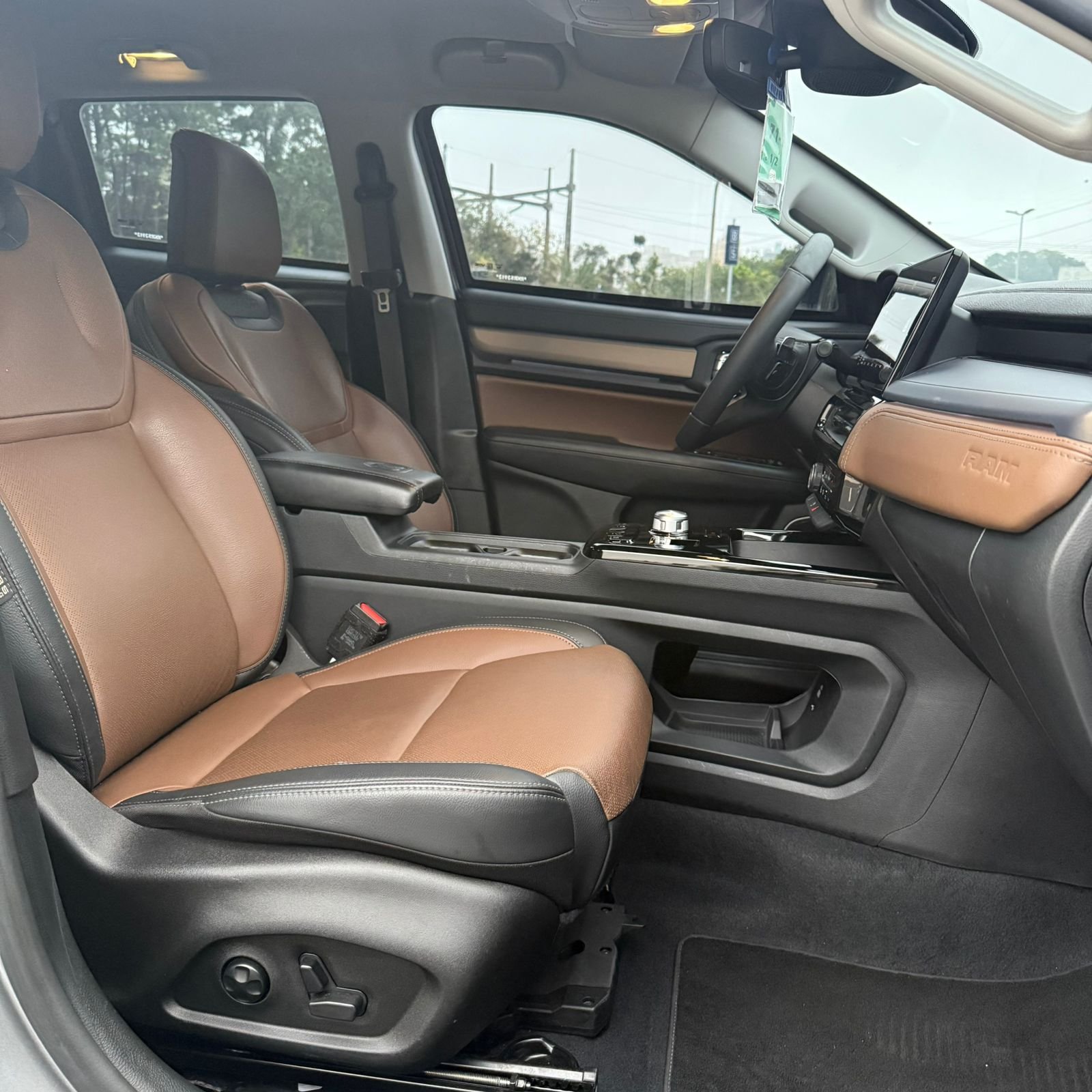 WhatsApp Image 2025-10-15 at 17.47.03 (4)