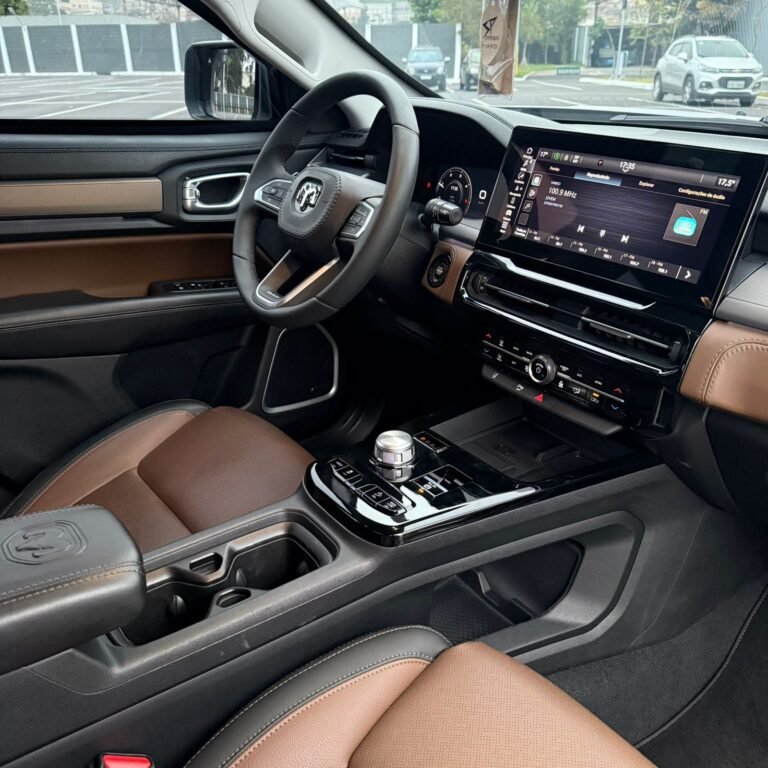 WhatsApp Image 2025-10-15 at 17.47.04 (1)