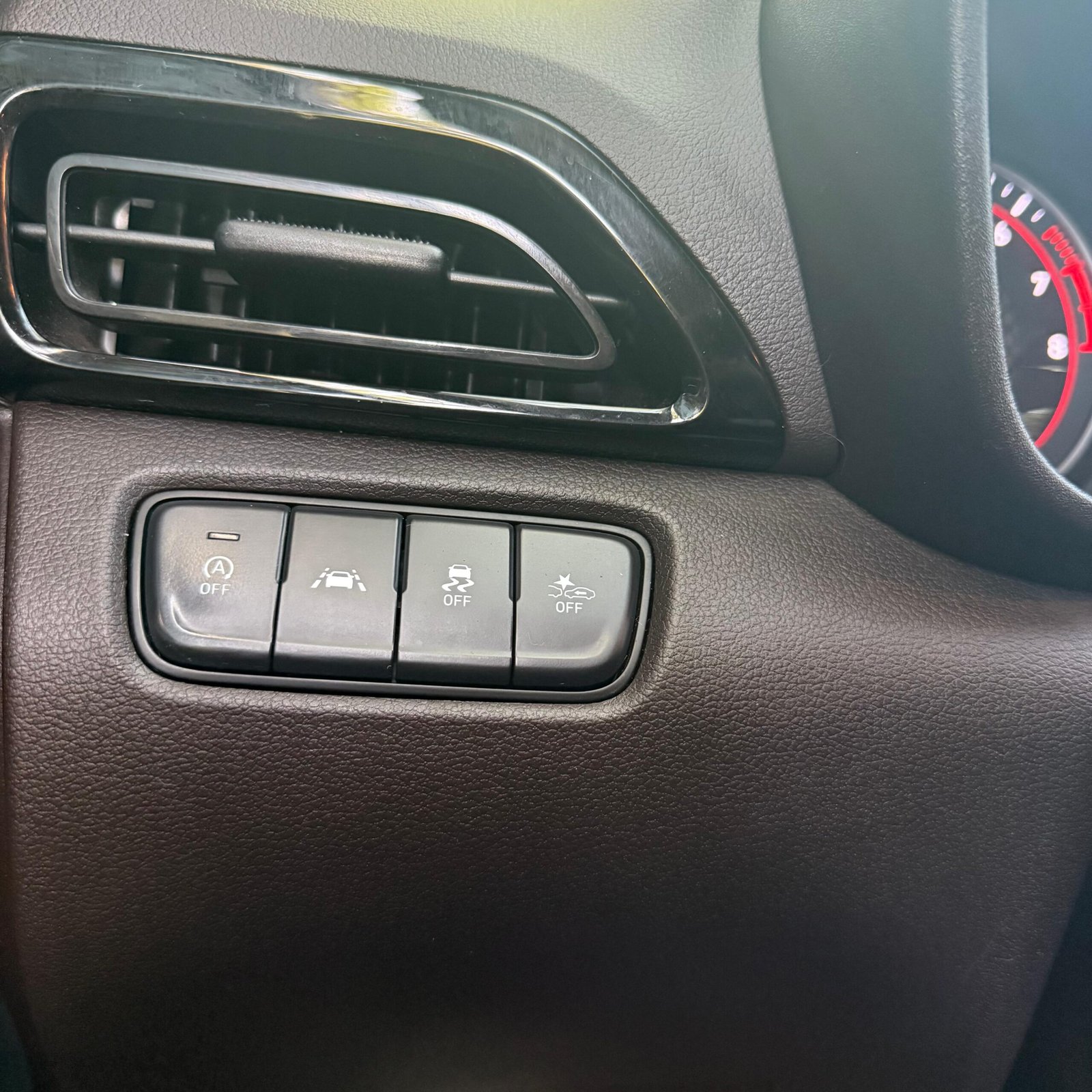 WhatsApp Image 2025-11-11 at 17.04.35